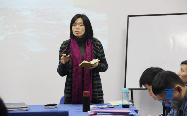 總監(jiān)助理郭伍秀對匯報進行點評 廣東防水