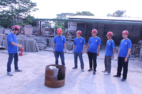 青龍集團中山工廠開展企業(yè)生產(chǎn)安全事故應急救援演練 防水材料