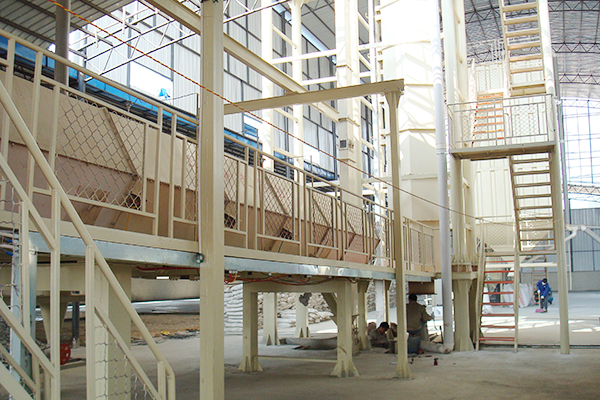 青龍公司現(xiàn)代化車間 防水材料